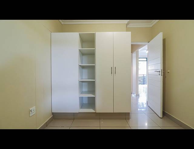 2 BEDROOM APARTMENT FOR SALE IN UMHLANGA RIDGE